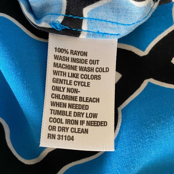 Crown and ivy top - Picture 4 of 4